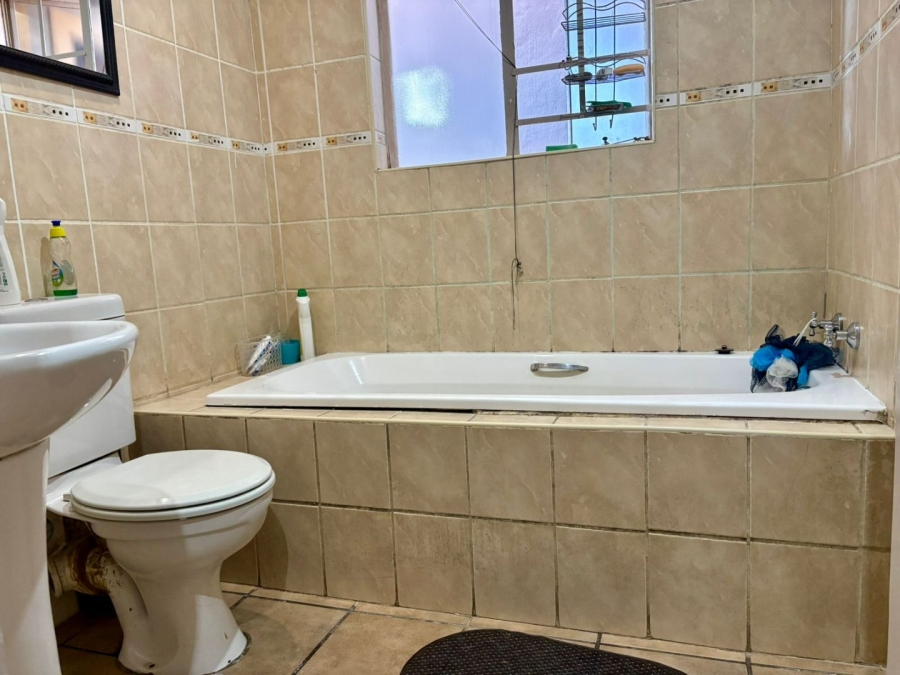 5 Bedroom Property for Sale in Lyttelton Manor Gauteng