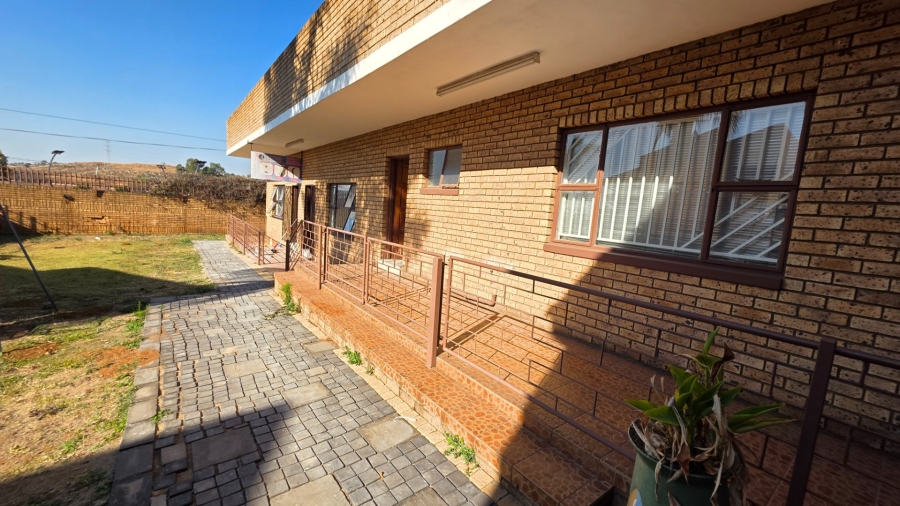 To Let commercial Property for Rent in Laudium Gauteng