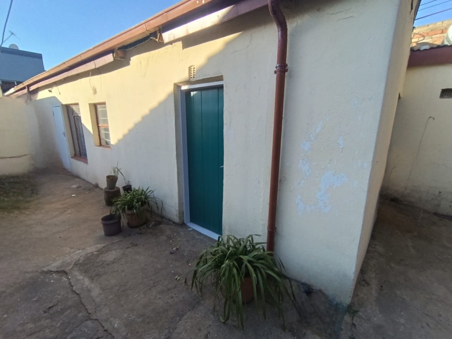 To Let 2 Bedroom Property for Rent in Laudium Gauteng