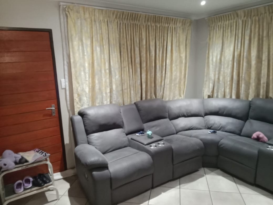 3 Bedroom Property for Sale in Windmill Park Gauteng