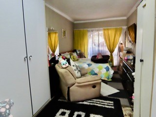 4 Bedroom Property for Sale in Dawnview Gauteng