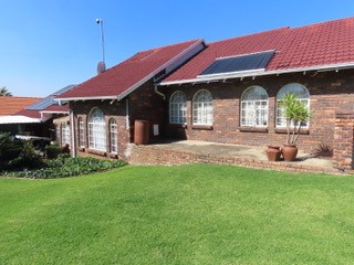 4 Bedroom Property for Sale in Dawnview Gauteng