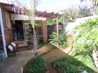 4 Bedroom Property for Sale in Dawnview Gauteng