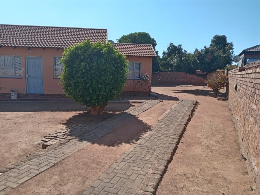 2 Bedroom Property for Sale in Soshanguve GG Gauteng