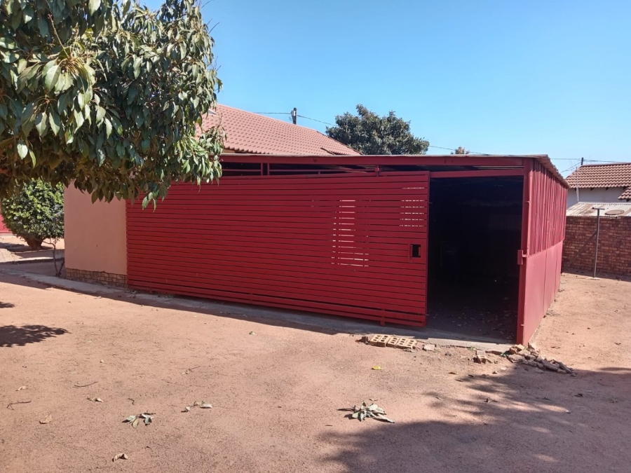 2 Bedroom Property for Sale in Soshanguve GG Gauteng