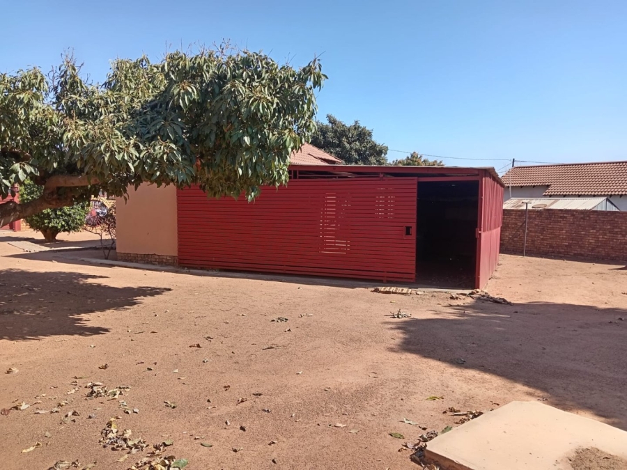 2 Bedroom Property for Sale in Soshanguve GG Gauteng