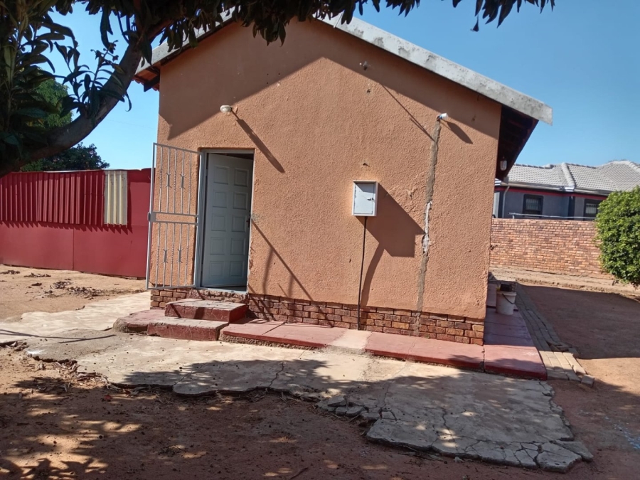 2 Bedroom Property for Sale in Soshanguve GG Gauteng