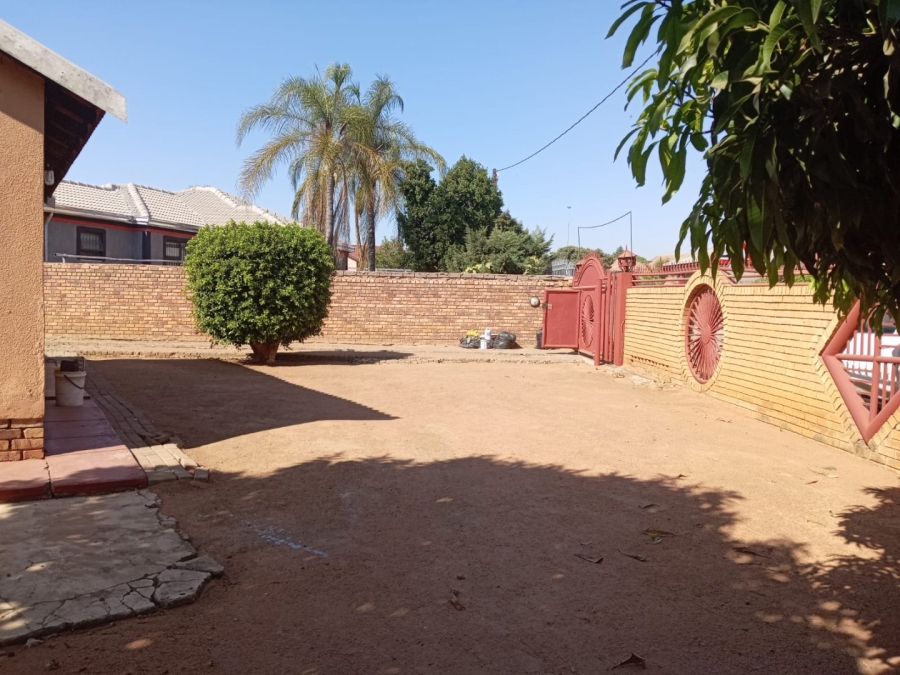 2 Bedroom Property for Sale in Soshanguve GG Gauteng