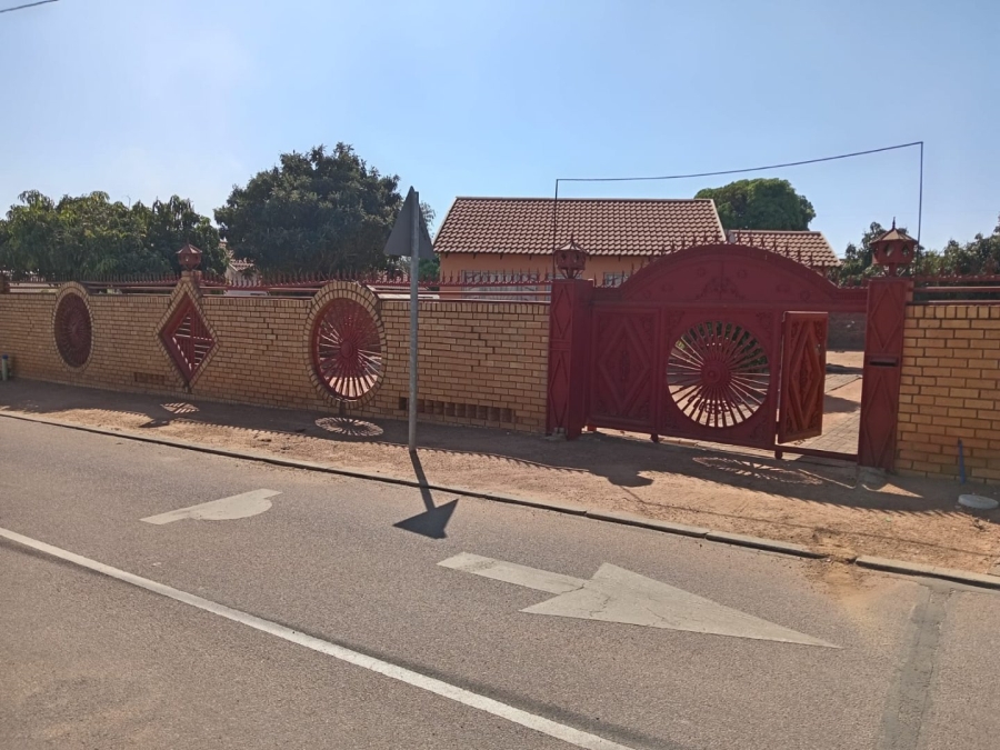 2 Bedroom Property for Sale in Soshanguve GG Gauteng