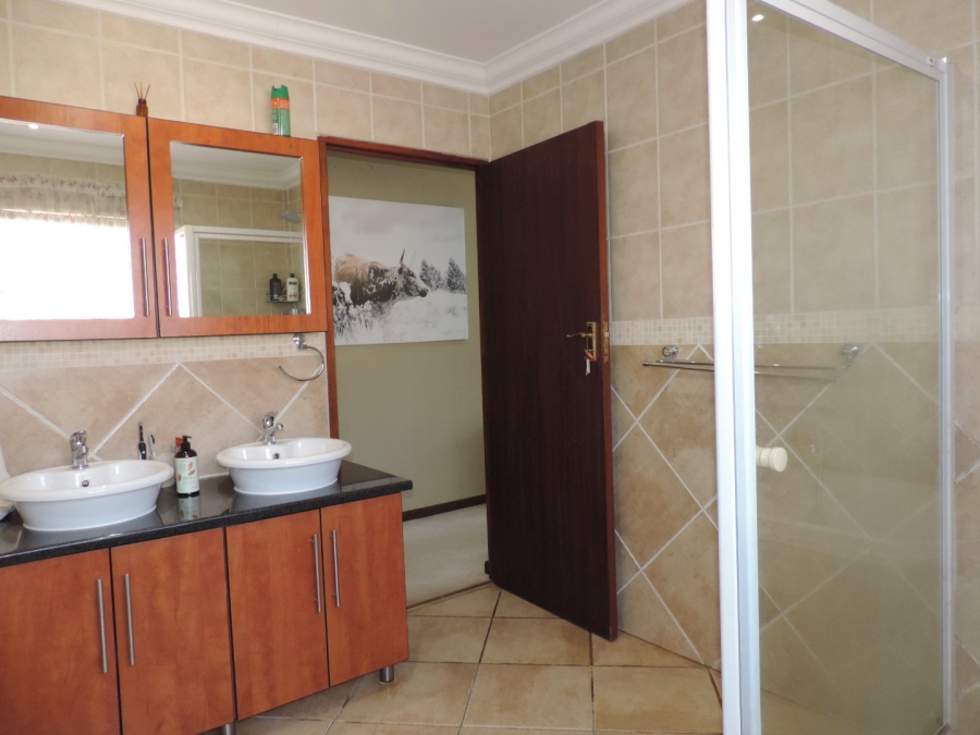4 Bedroom Property for Sale in Moreleta Park Gauteng
