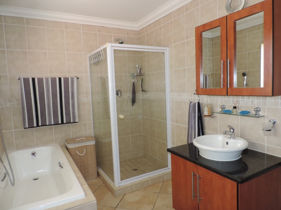 4 Bedroom Property for Sale in Moreleta Park Gauteng