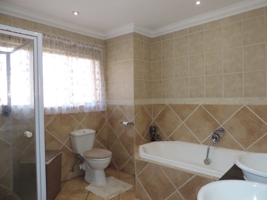 4 Bedroom Property for Sale in Moreleta Park Gauteng