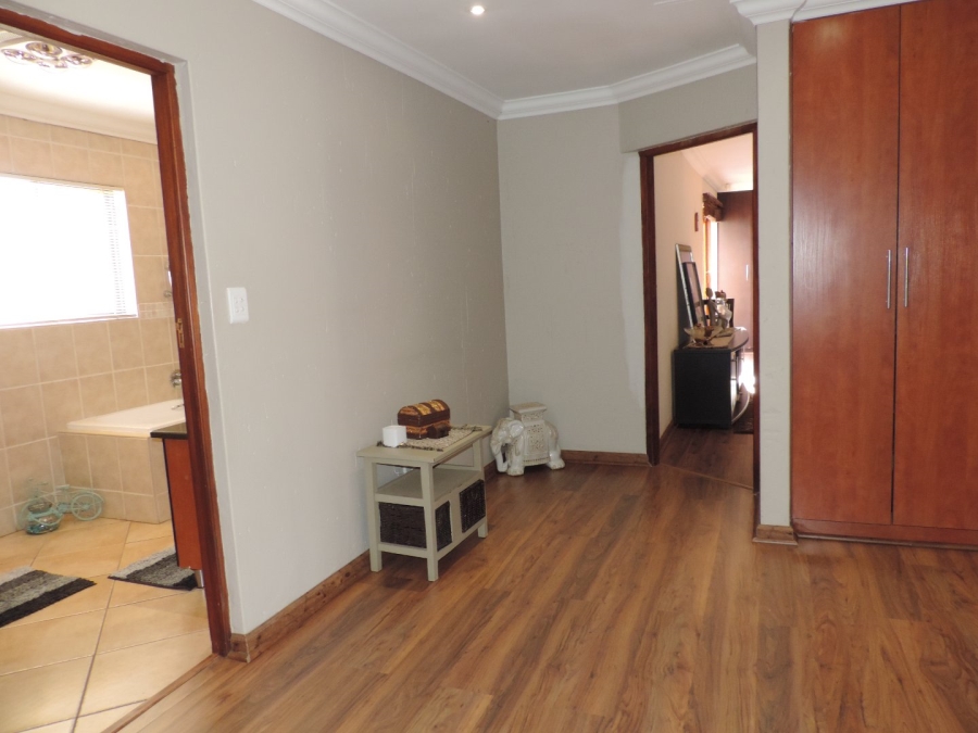 4 Bedroom Property for Sale in Moreleta Park Gauteng