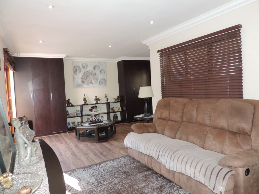 4 Bedroom Property for Sale in Moreleta Park Gauteng