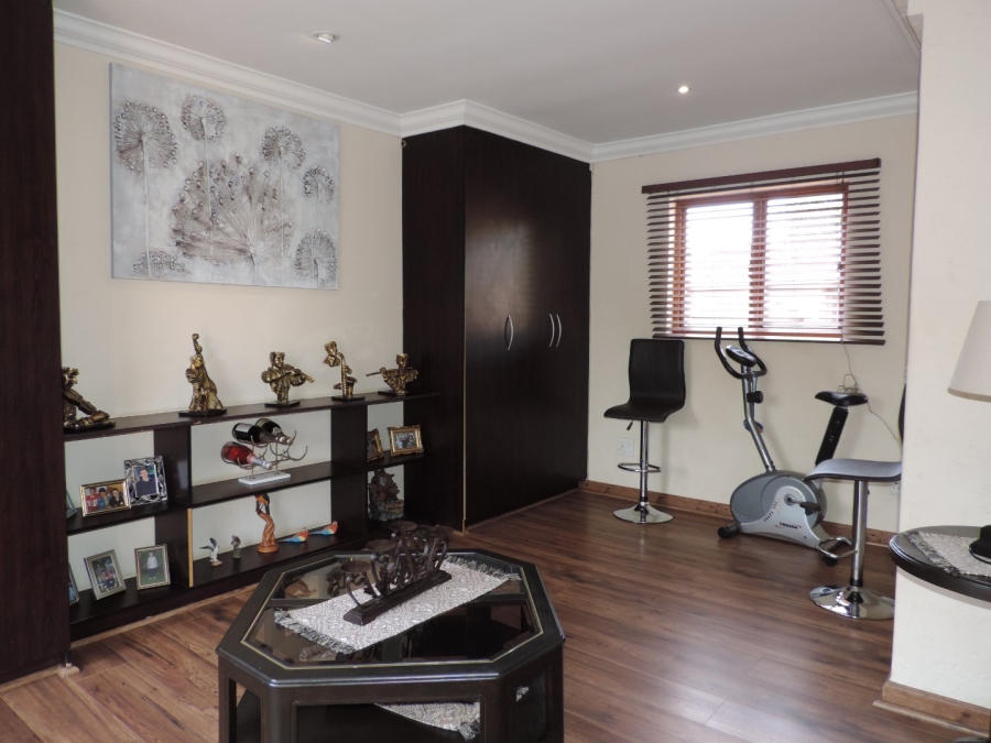 4 Bedroom Property for Sale in Moreleta Park Gauteng