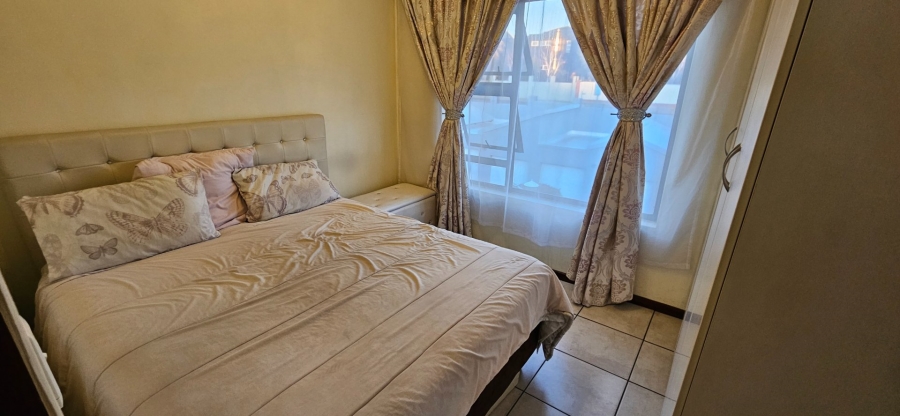 2 Bedroom Property for Sale in Waterstone Park Gauteng