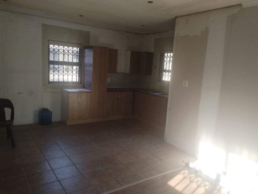 To Let 1 Bedroom Property for Rent in Edenvale Central Gauteng