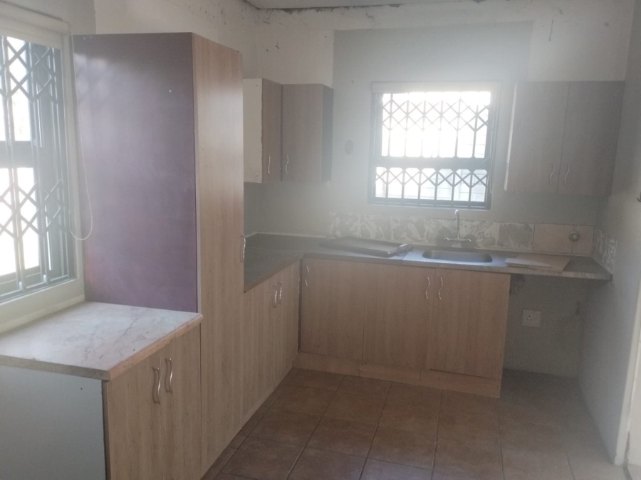 To Let 1 Bedroom Property for Rent in Edenvale Central Gauteng