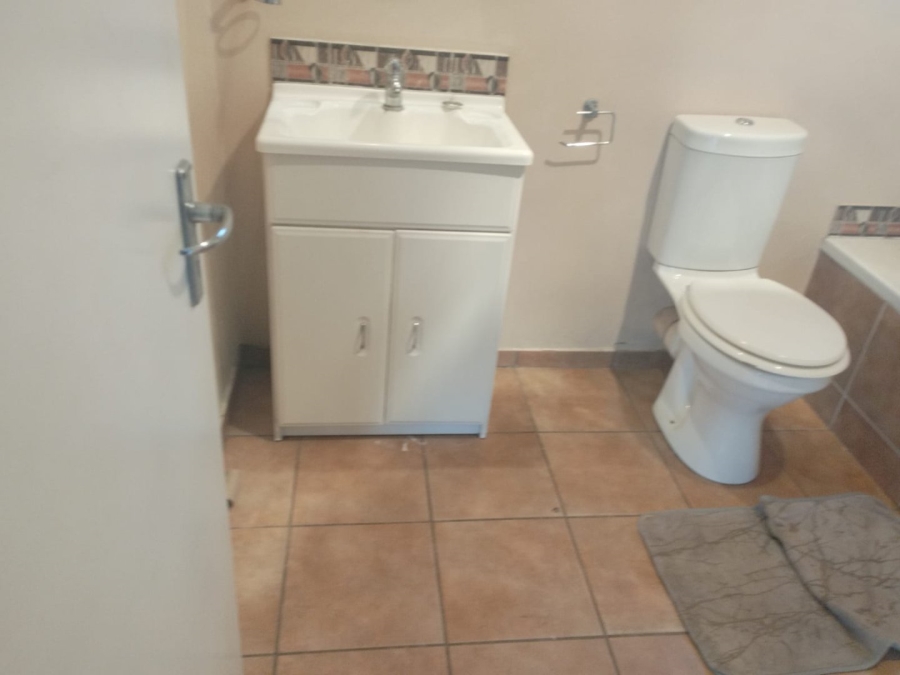 To Let 1 Bedroom Property for Rent in Edenvale Central Gauteng