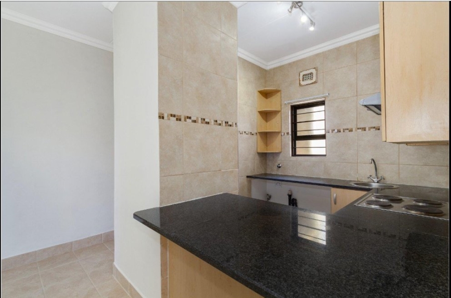 To Let 2 Bedroom Property for Rent in Lonehill Gauteng