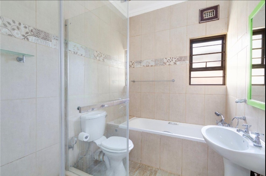 To Let 2 Bedroom Property for Rent in Lonehill Gauteng