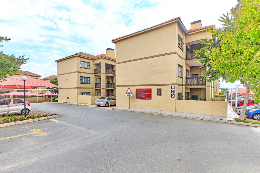 To Let 2 Bedroom Property for Rent in Lonehill Gauteng