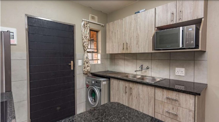 2 Bedroom Property for Sale in Heuweloord Gauteng