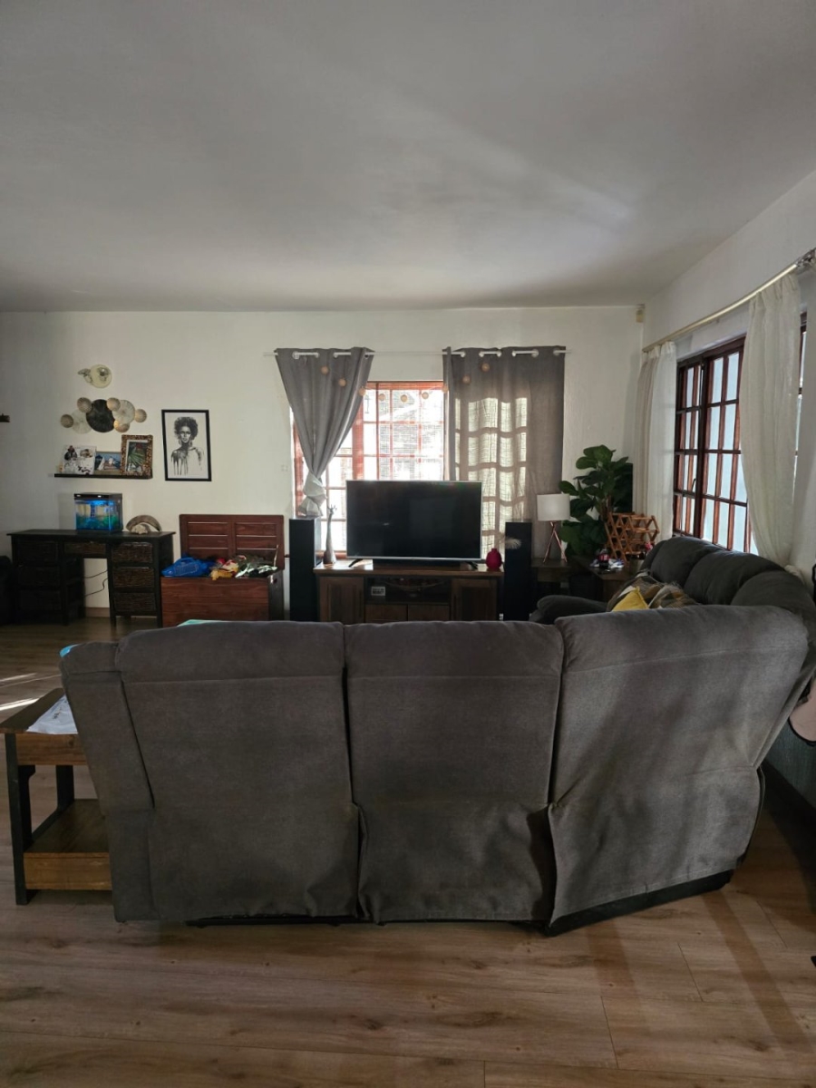 3 Bedroom Property for Sale in Buccleuch Gauteng