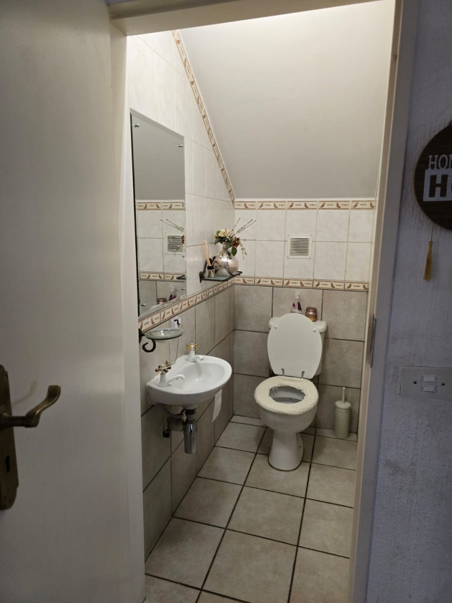 3 Bedroom Property for Sale in Buccleuch Gauteng