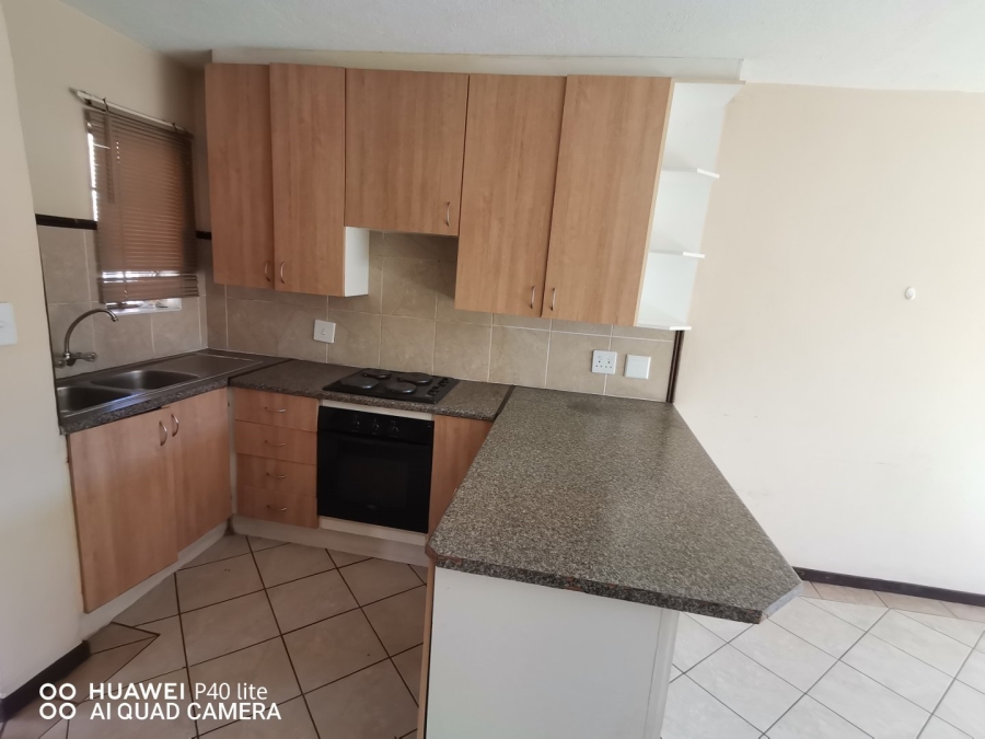 To Let 2 Bedroom Property for Rent in The Orchards Gauteng