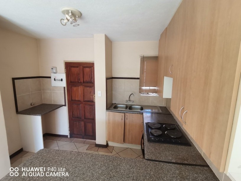 To Let 2 Bedroom Property for Rent in The Orchards Gauteng