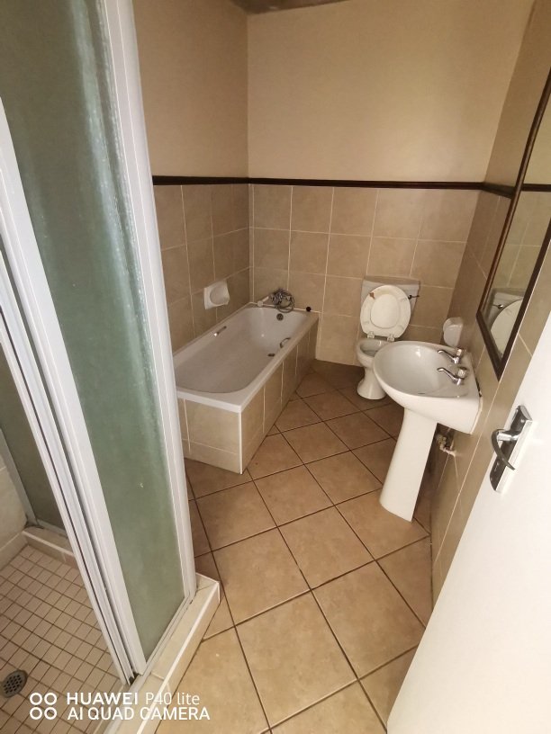 To Let 2 Bedroom Property for Rent in The Orchards Gauteng