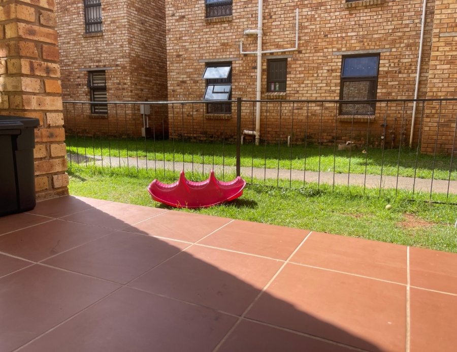 2 Bedroom Property for Sale in Groblerpark Gauteng