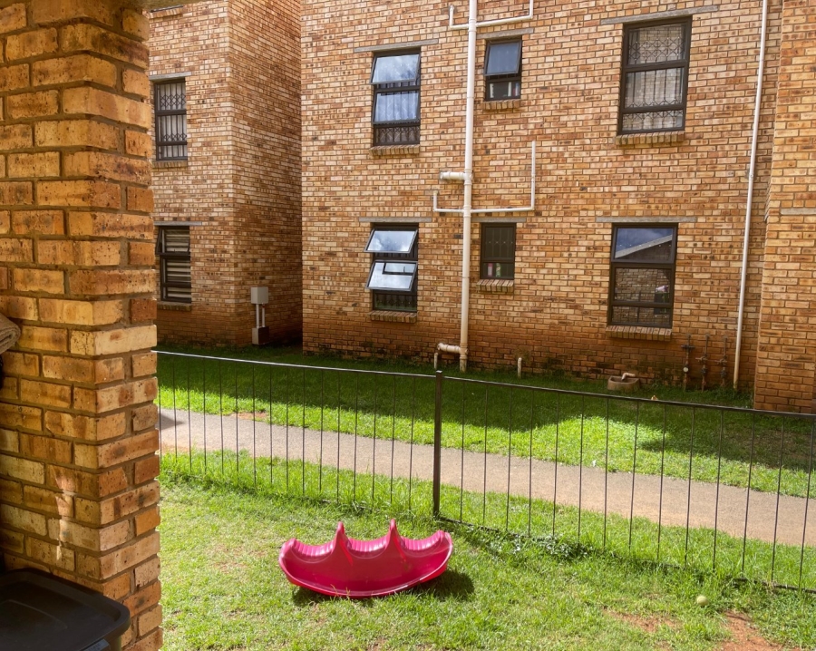 2 Bedroom Property for Sale in Groblerpark Gauteng