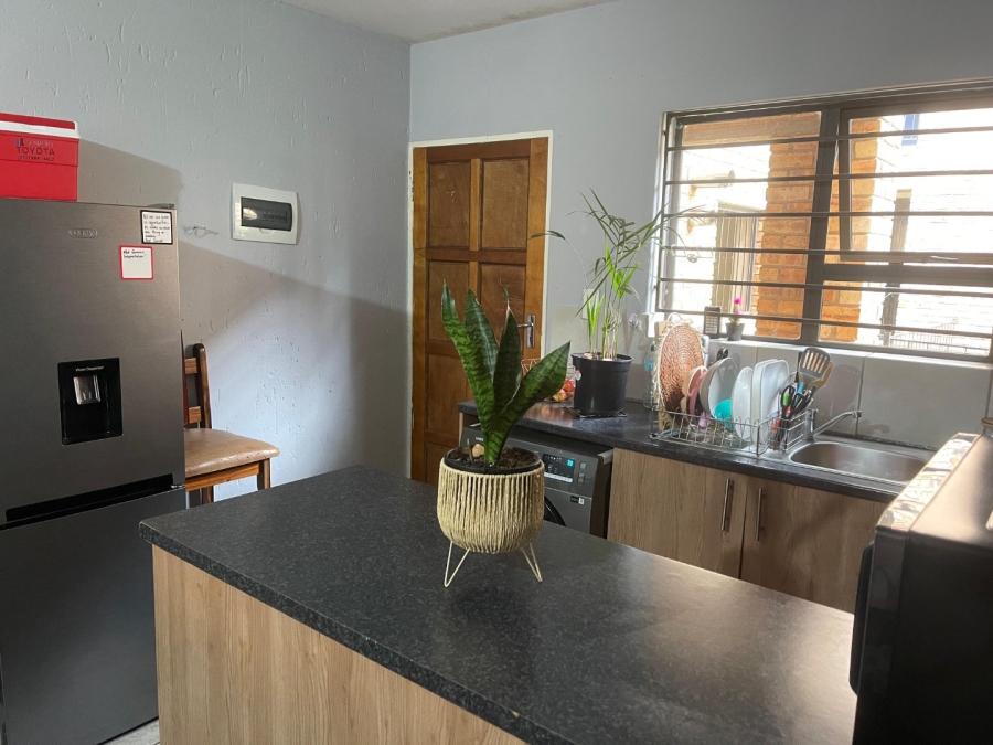 2 Bedroom Property for Sale in Groblerpark Gauteng
