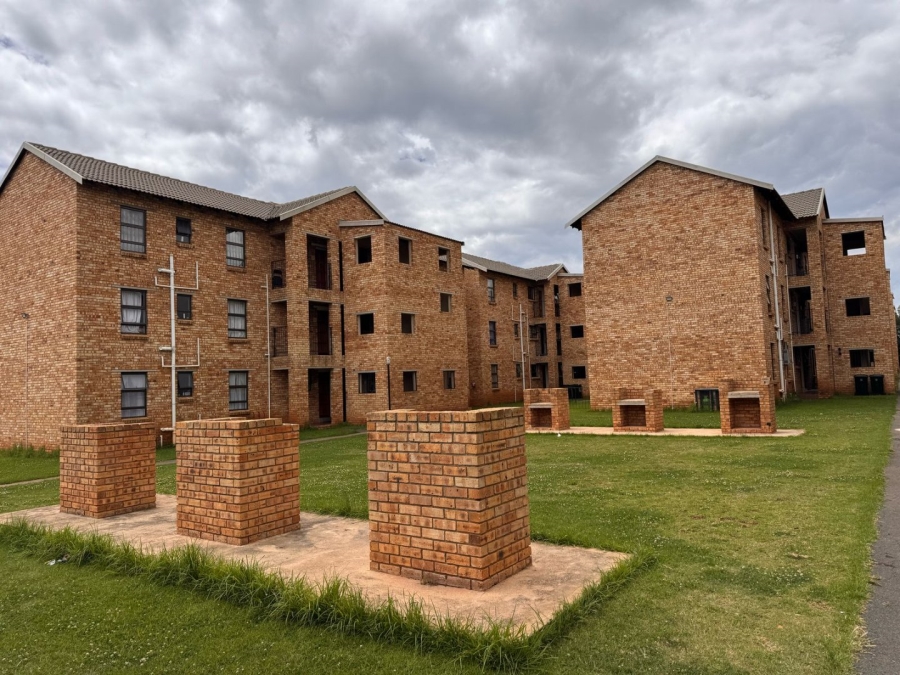 2 Bedroom Property for Sale in Groblerpark Gauteng