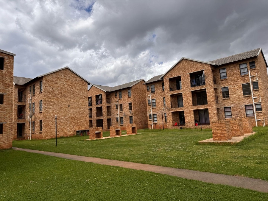 2 Bedroom Property for Sale in Groblerpark Gauteng