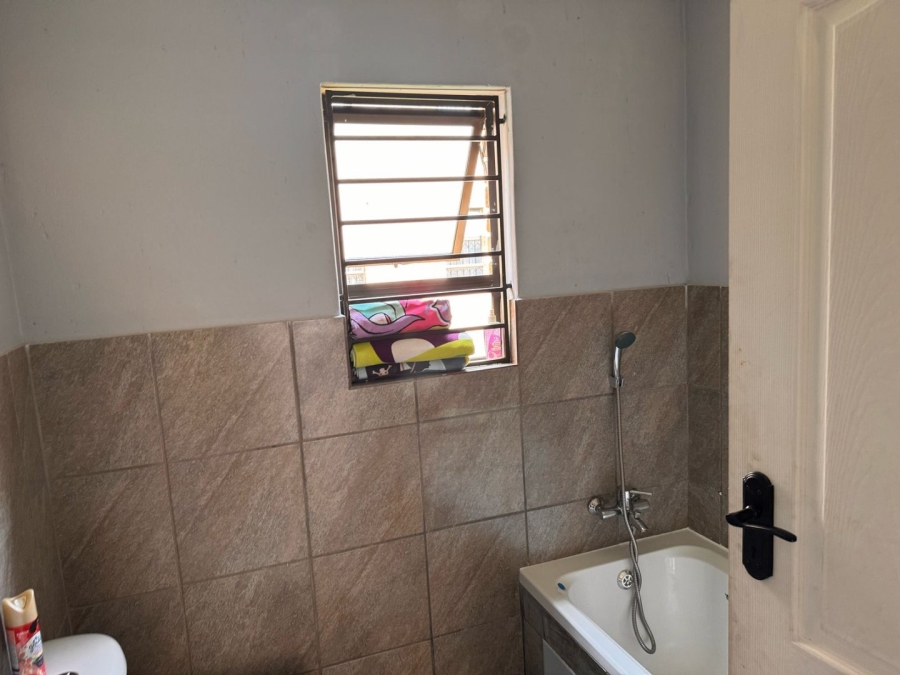 2 Bedroom Property for Sale in Groblerpark Gauteng