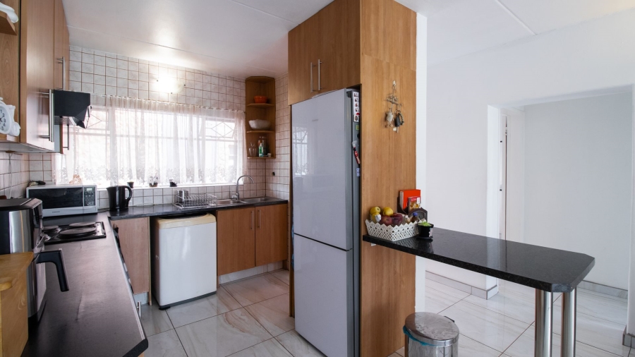 To Let 2 Bedroom Property for Rent in Edenvale Central Gauteng