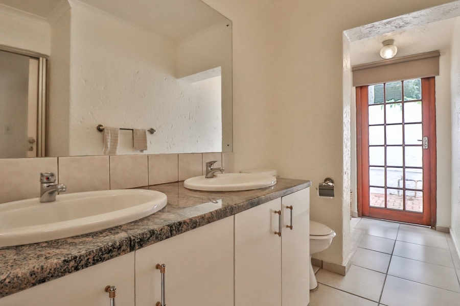 To Let 1 Bedroom Property for Rent in Bedfordview Gauteng