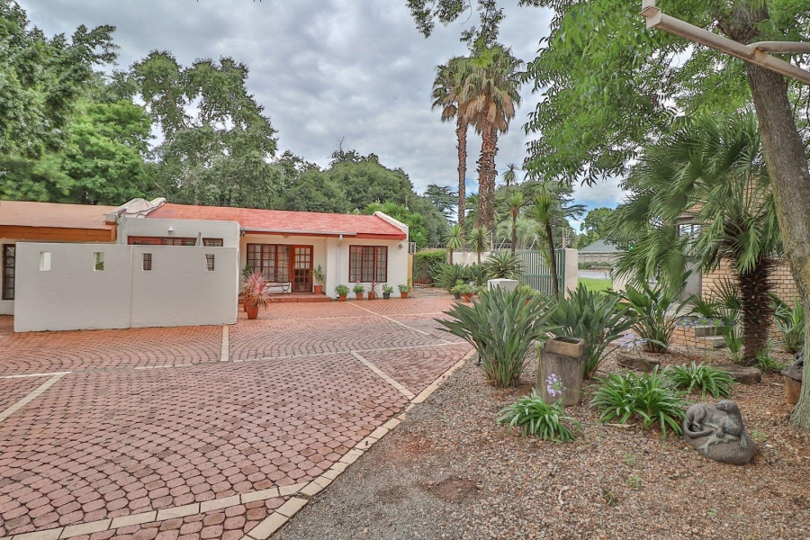 To Let 1 Bedroom Property for Rent in Bedfordview Gauteng