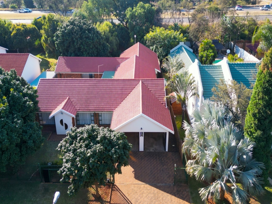 4 Bedroom Property for Sale in Amandasig Gauteng