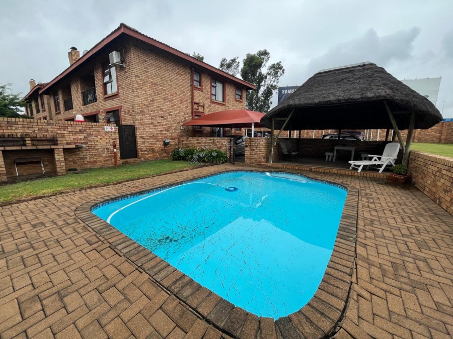 2 Bedroom Property for Sale in Bedfordview Gauteng