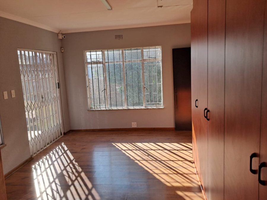 To Let 3 Bedroom Property for Rent in Bardene Gauteng