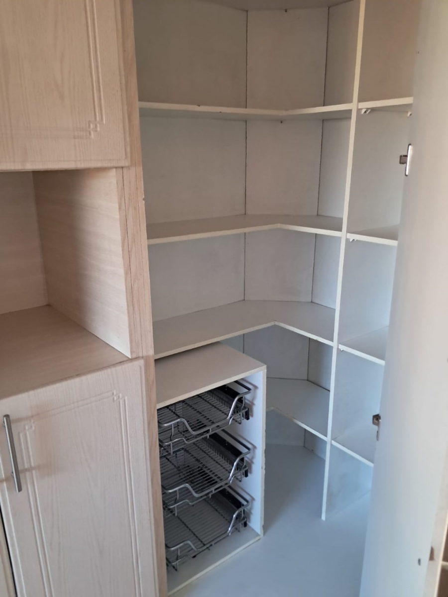 To Let 3 Bedroom Property for Rent in Bardene Gauteng