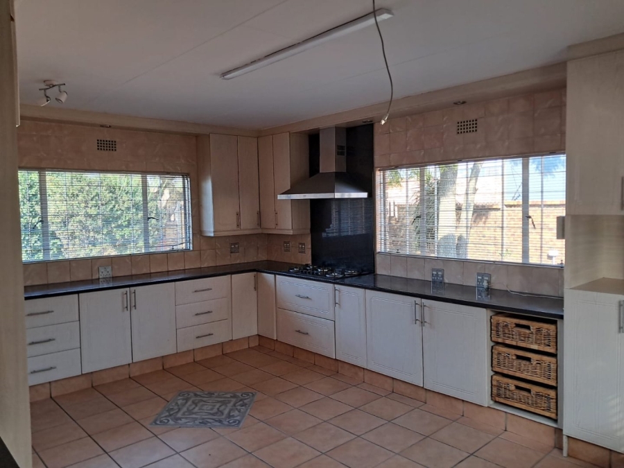 To Let 3 Bedroom Property for Rent in Bardene Gauteng
