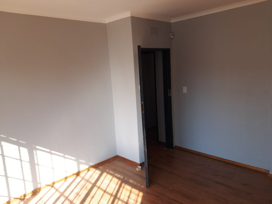 To Let 3 Bedroom Property for Rent in Bardene Gauteng