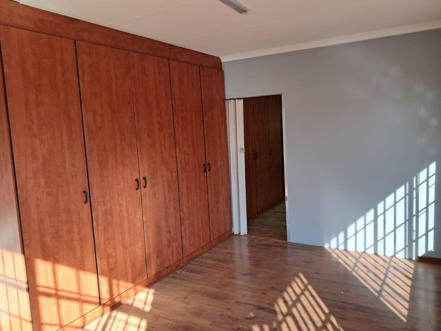 To Let 3 Bedroom Property for Rent in Bardene Gauteng
