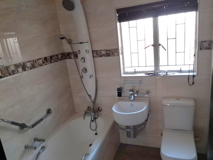 To Let 3 Bedroom Property for Rent in Bardene Gauteng