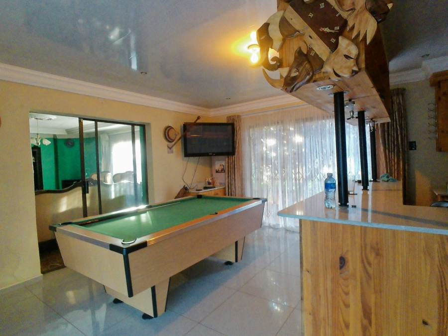 5 Bedroom Property for Sale in The Orchards Gauteng